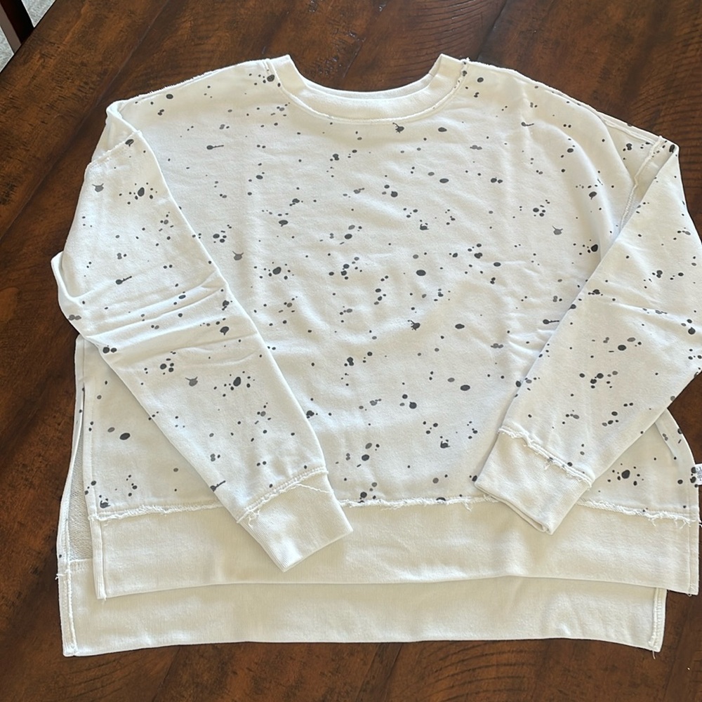 Alternative size medium women’s sweatshirt paint splatter design never worn